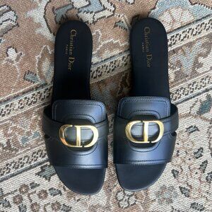 NWOT Dior Montaigne Black Calfskin Gold CD Logo Slides